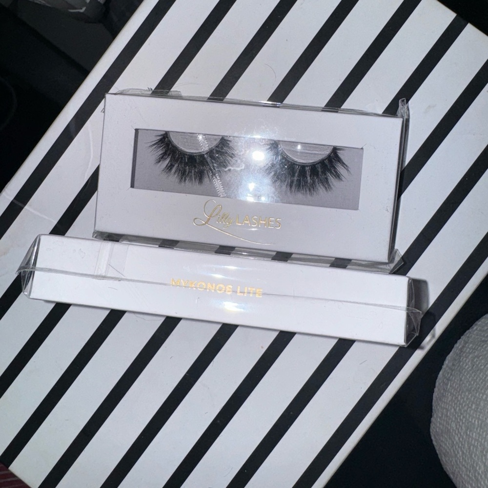 Brand new Lilly lashes Mykonos lite mink lashes